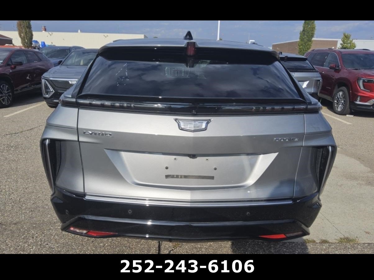 Used 2026 Cadillac Lyriq Signature Luxury AWD/4WD image 5