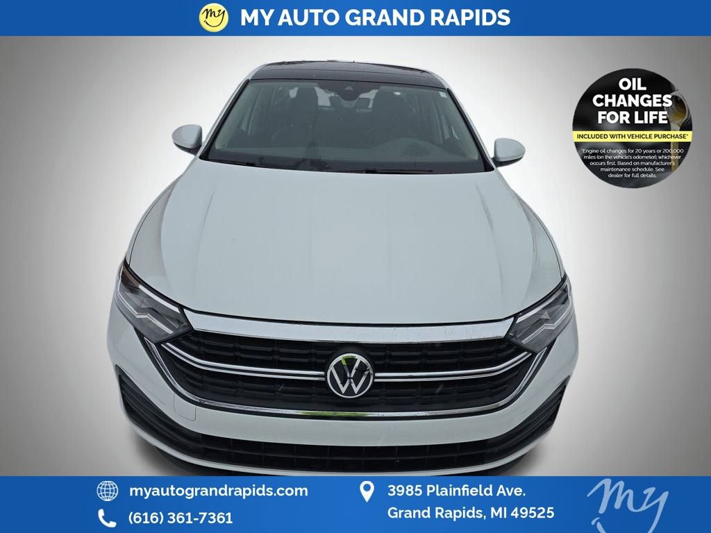 Used 2024 Volkswagen Jetta SE video 2