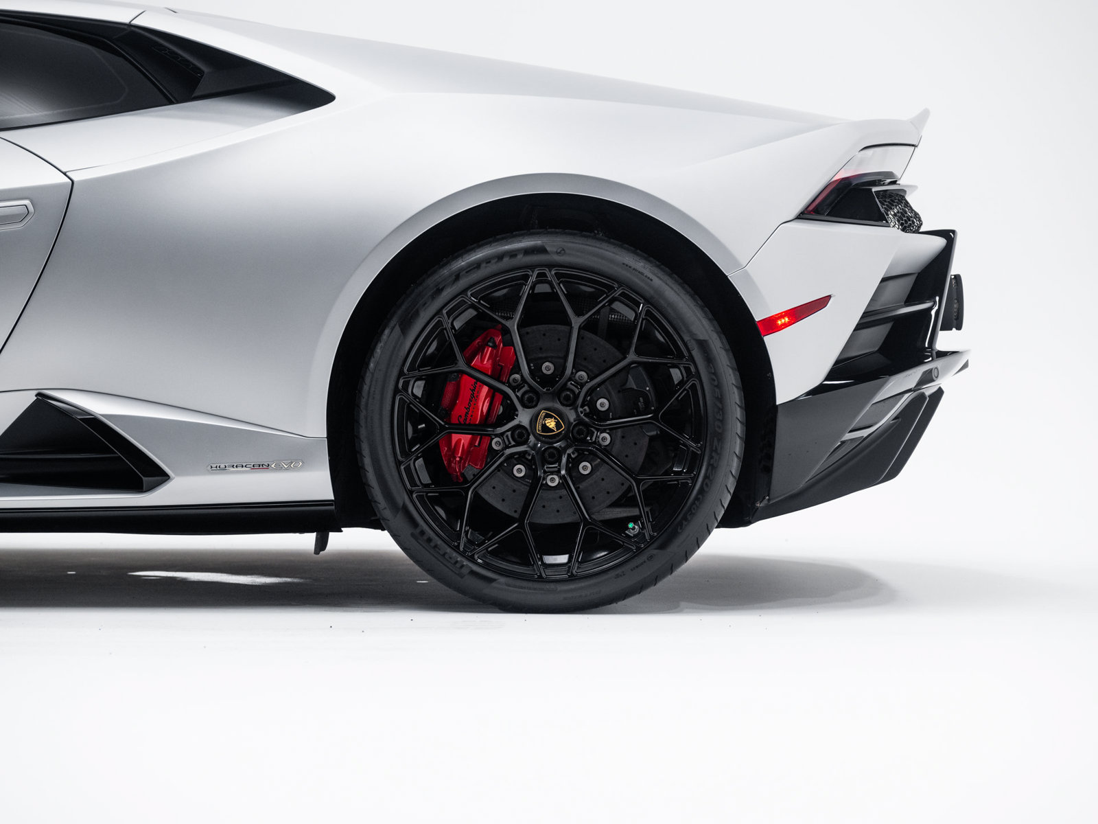 Used 2020 Lamborghini Huracan EVO AWD/4WD image 11