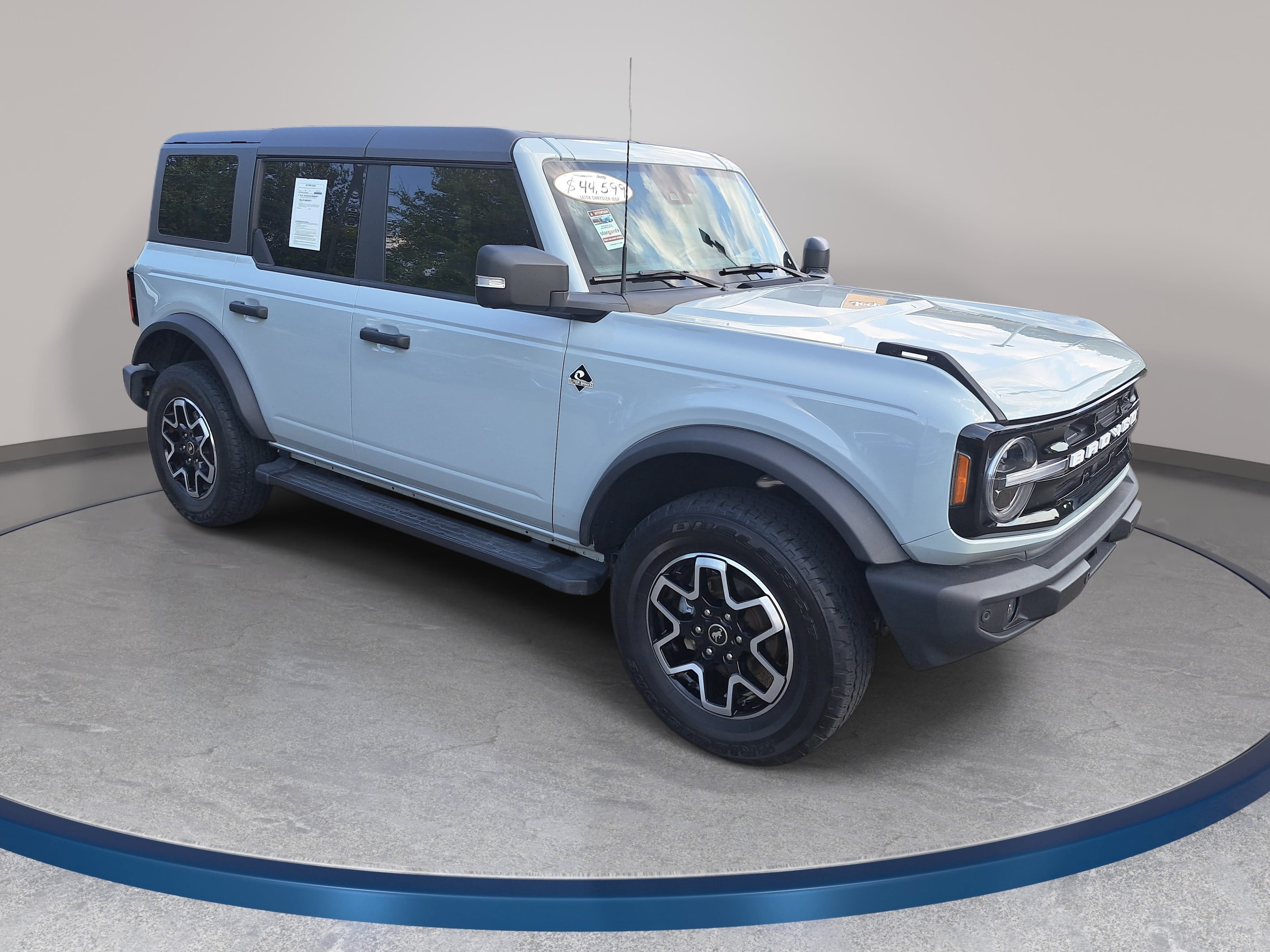 Used 2024 Ford Bronco Outer Banks AWD/4WD image 3