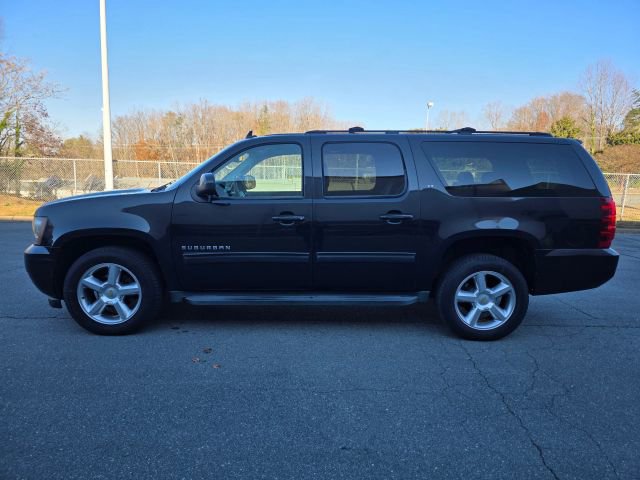 Used 2011 Chevrolet Suburban LT w/ Luxury Package image 8