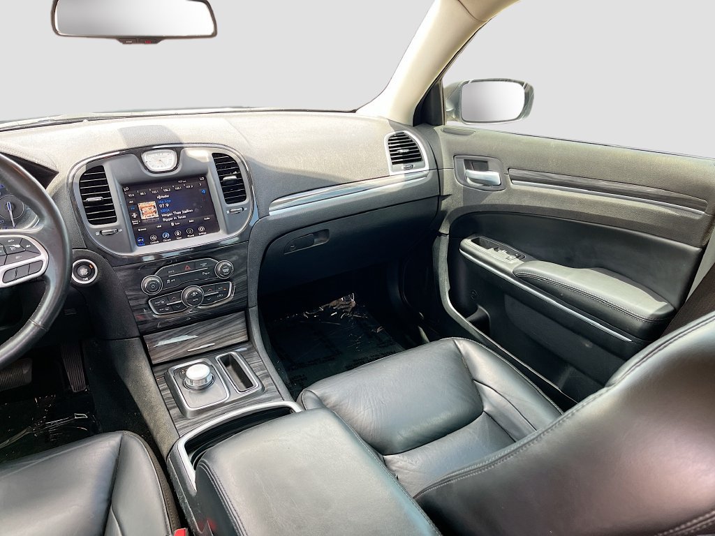 Used 2021 Chrysler 300 Touring L RWD image 22