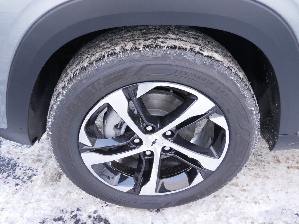 New 2026 Chevrolet Trax RS w/ Sunroof Package FWD image 10