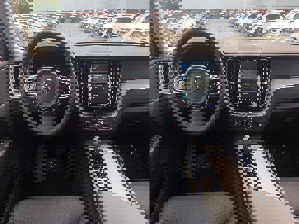 Used 2025 Volvo XC60 T8 Plus w/ Protection Package Premier image 16