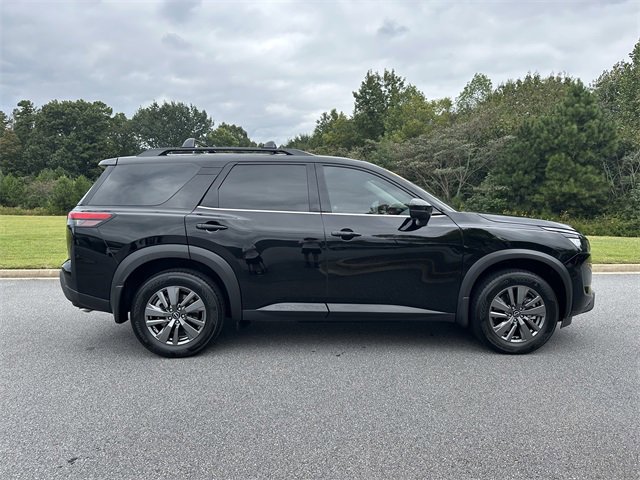 Certified 2025 Nissan Pathfinder SV w/ SV Premium Package image 9