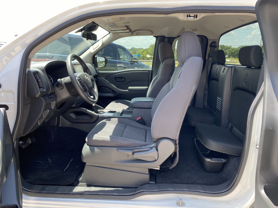 Used 2023 Nissan Frontier S w/ Technology Package RWD image 11