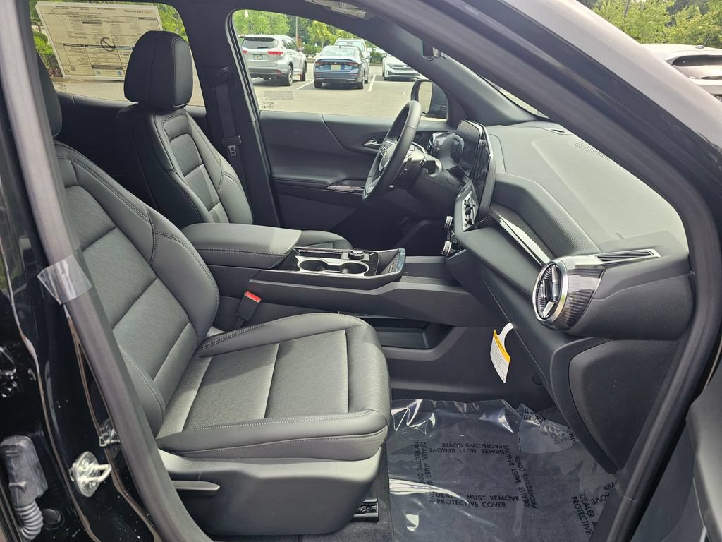 New 2026 Chevrolet Equinox LT w/ Convenience Package II AWD/4WD image 11