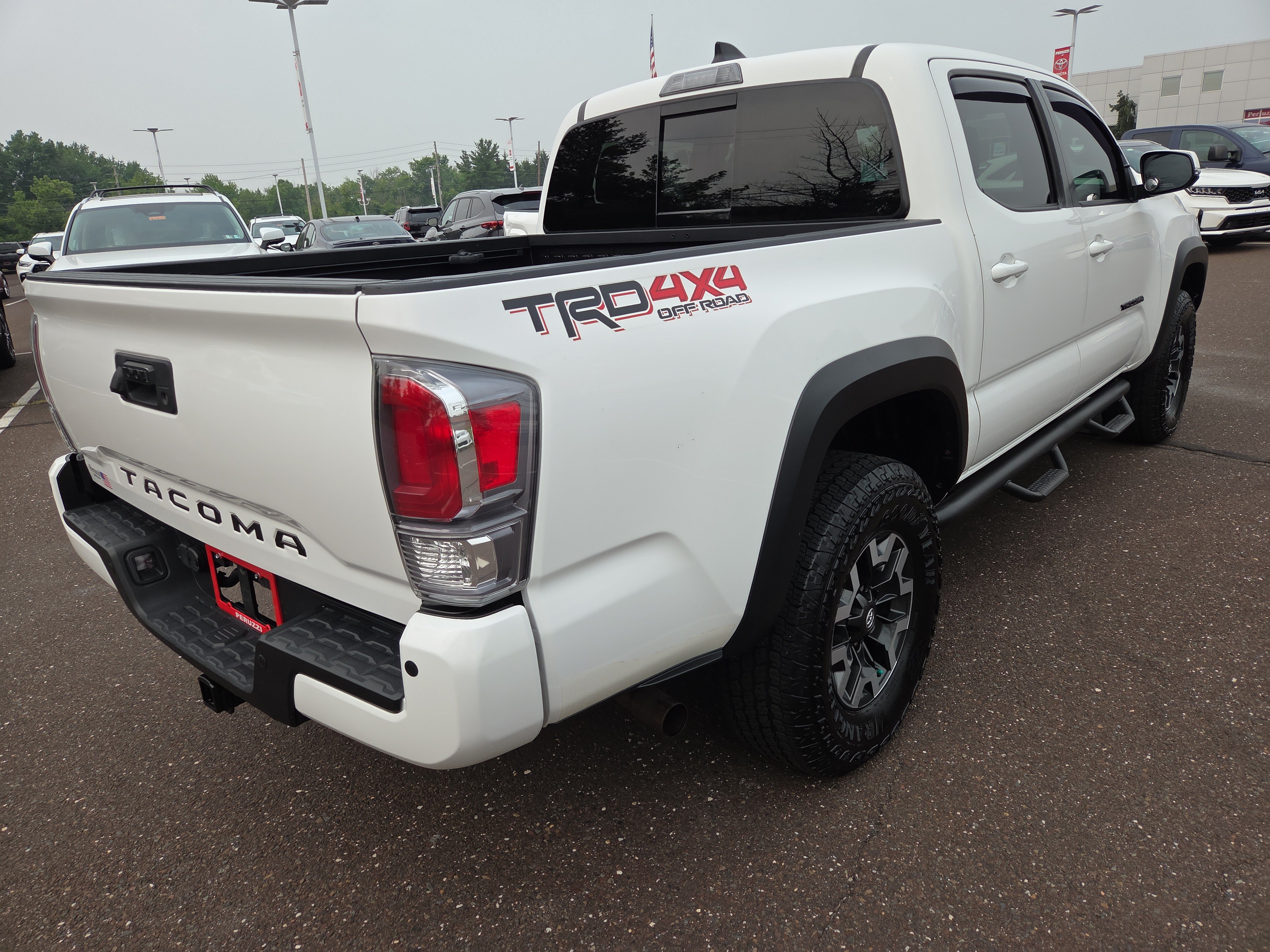 Certified 2020 Toyota Tacoma TRD Off-Road w/ TRD Premium Off Road Package AWD/4WD image 3