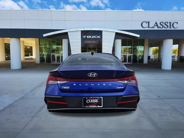 Used 2025 Hyundai Elantra Limited FWD image 7