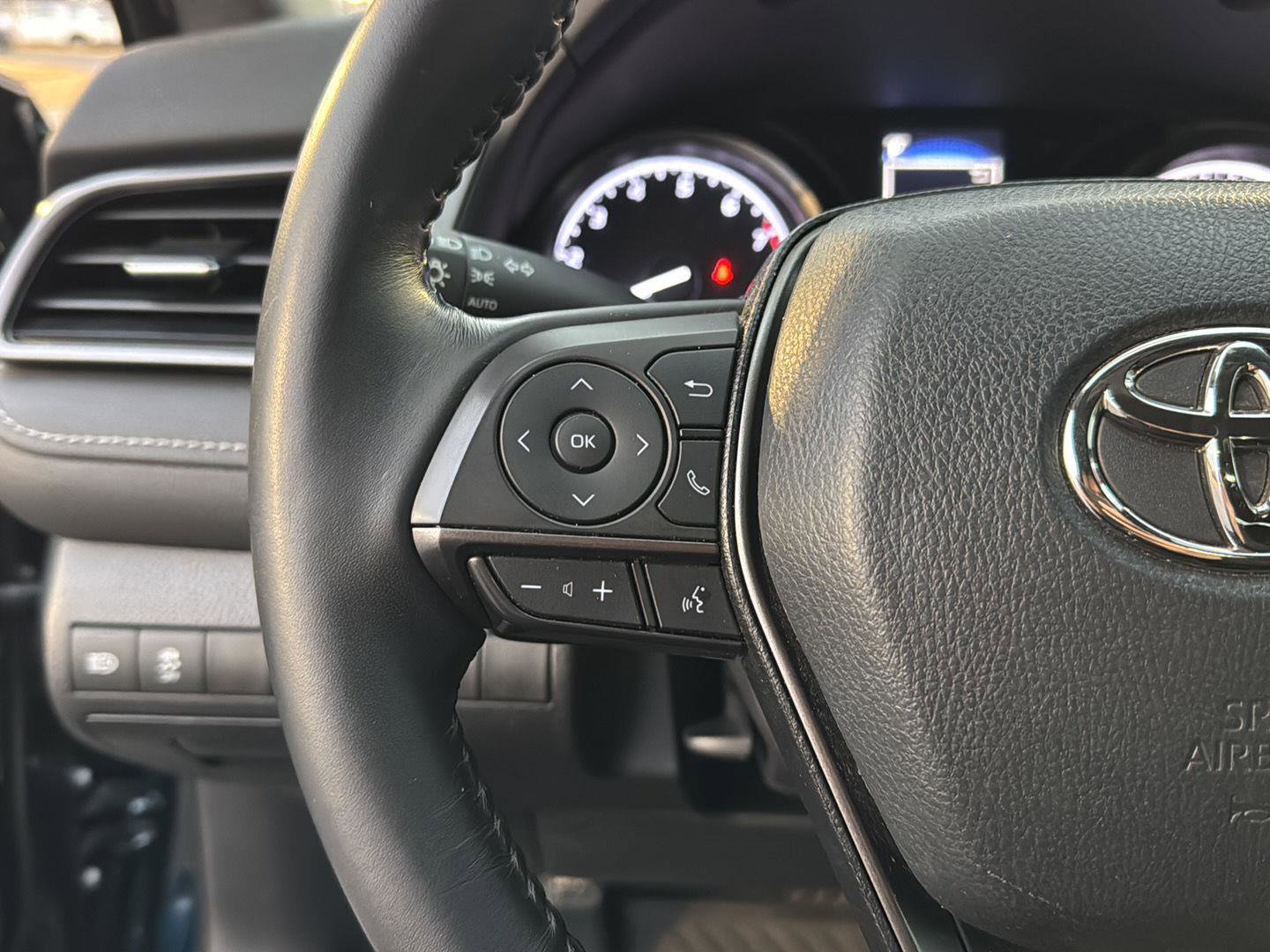 Certified 2021 Toyota Camry SE image 18