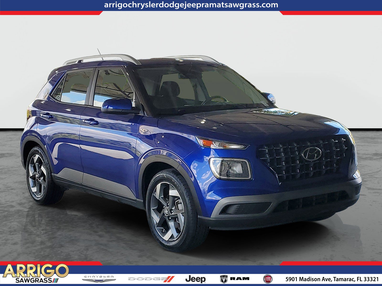Used 2024 Hyundai Venue SEL FWD image 1
