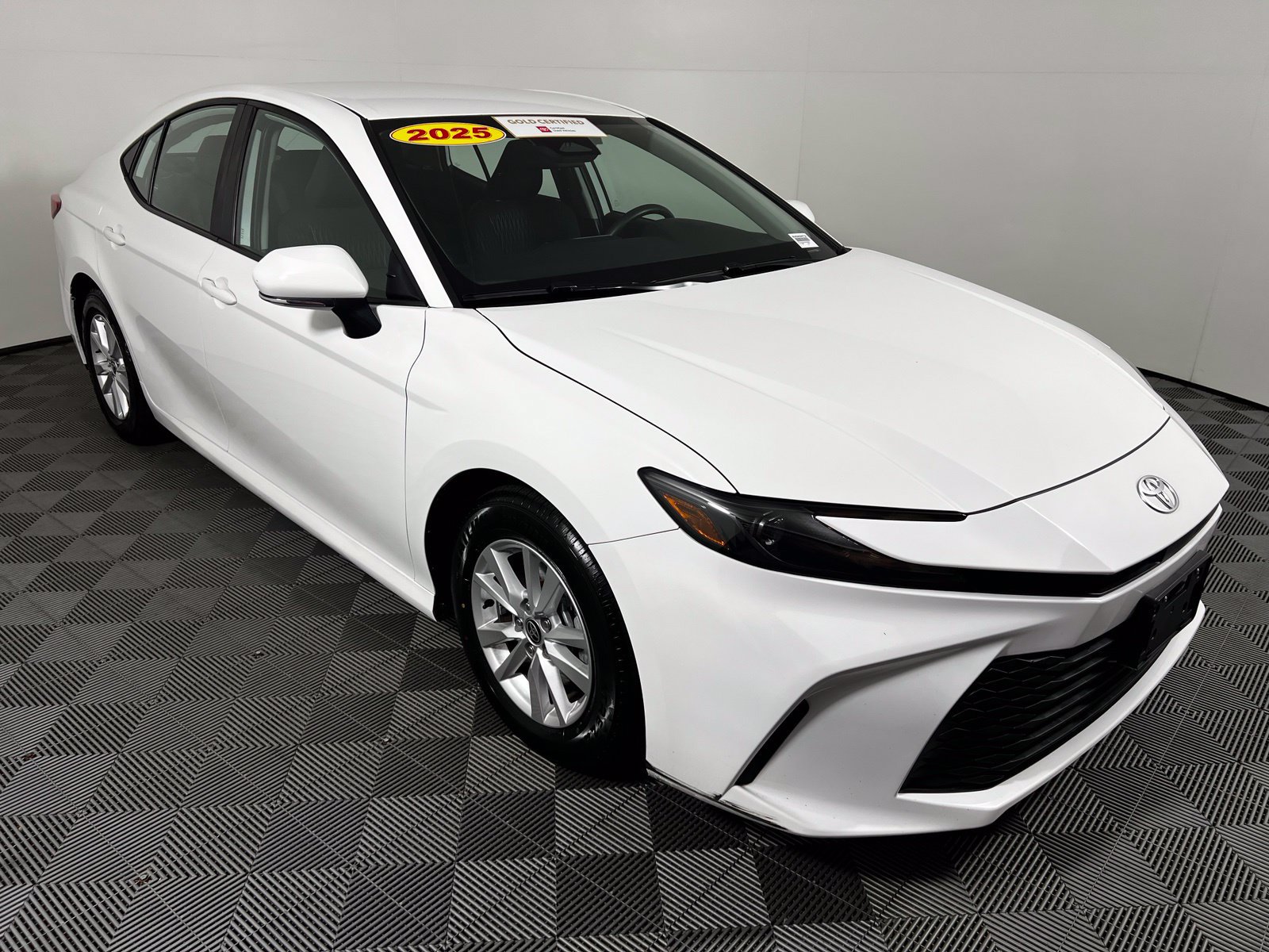 Certified 2025 Toyota Camry LE FWD image 3