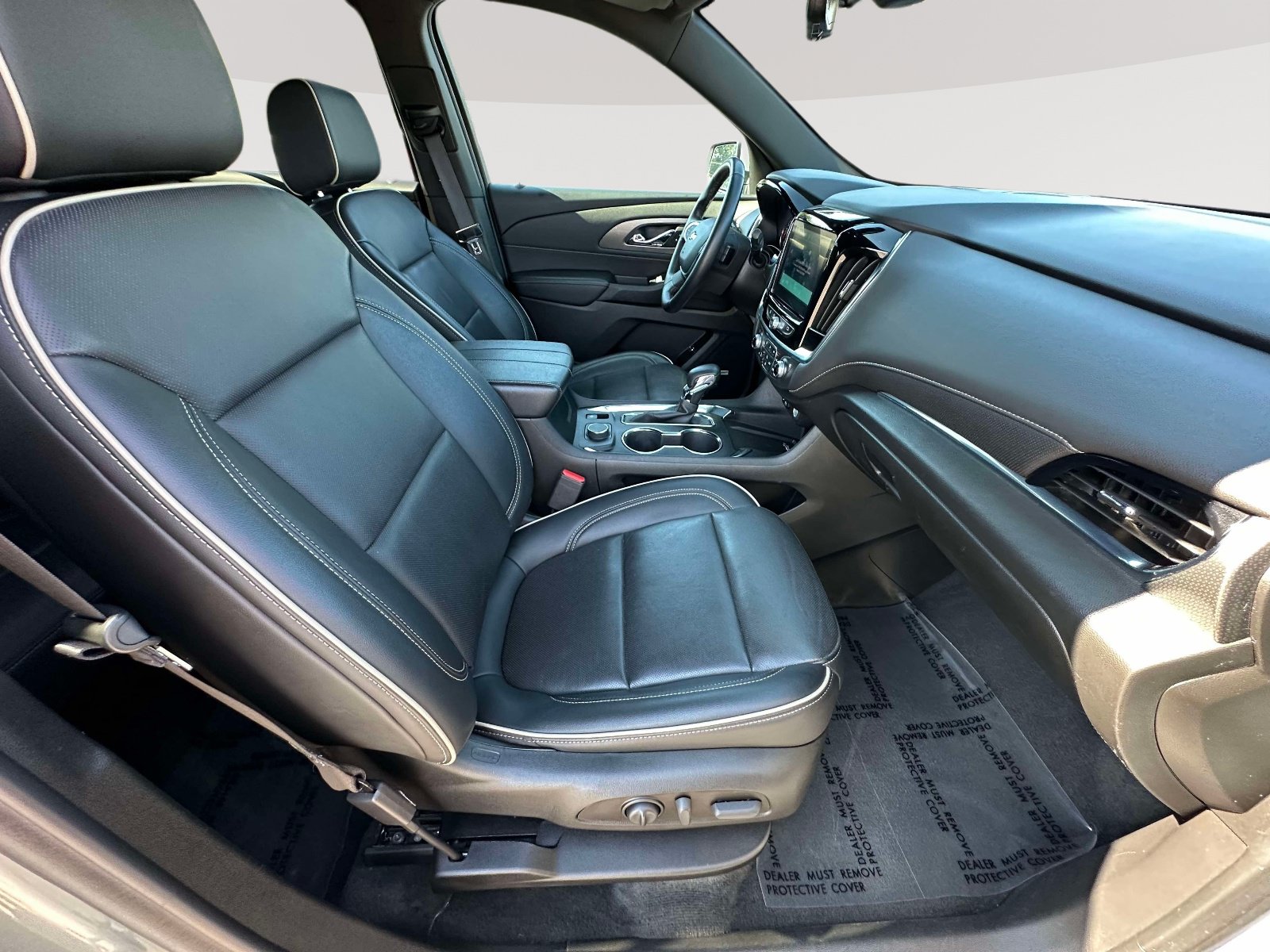 Used 2023 Chevrolet Traverse Premier w/ LPO, Floor Liner Package FWD image 27