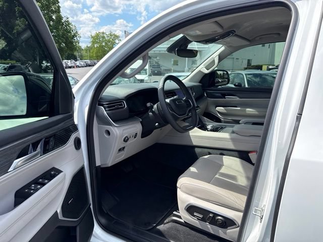 Used 2024 Jeep Wagoneer Series II w/ Flexible Seating Group AWD/4WD image 18