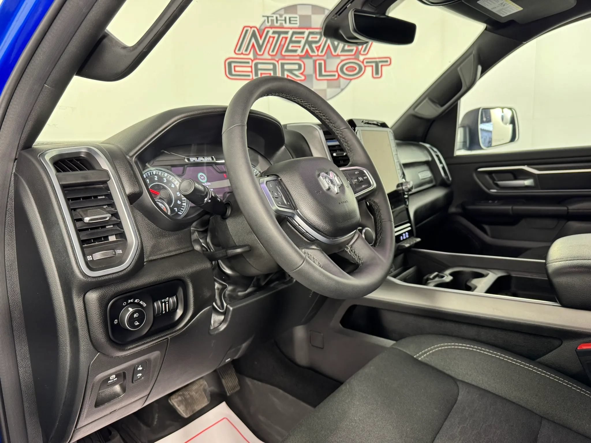 Used 2025 RAM 1500 Big Horn AWD/4WD image 10