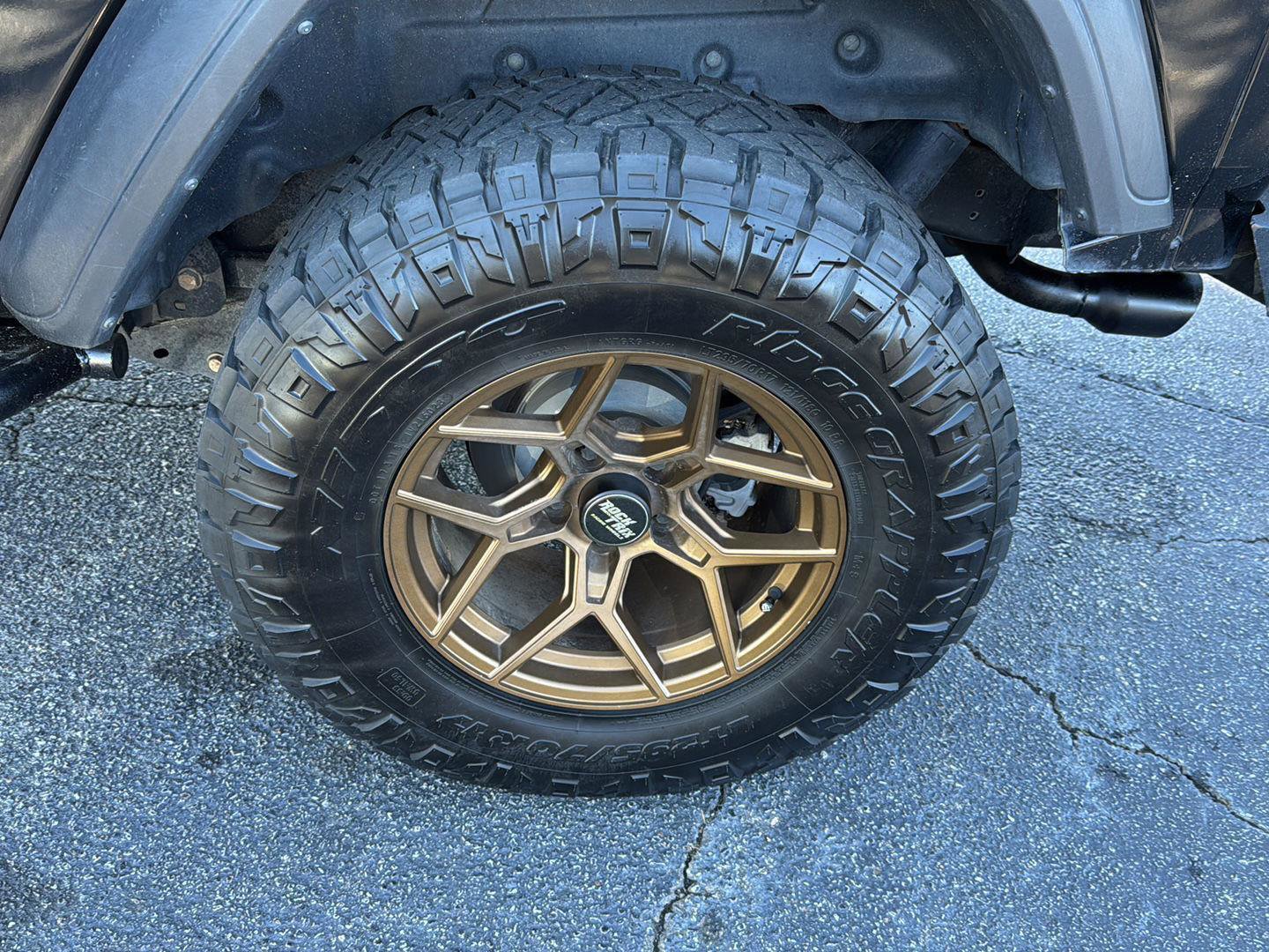 Used 2020 Jeep Wrangler Sport image 27