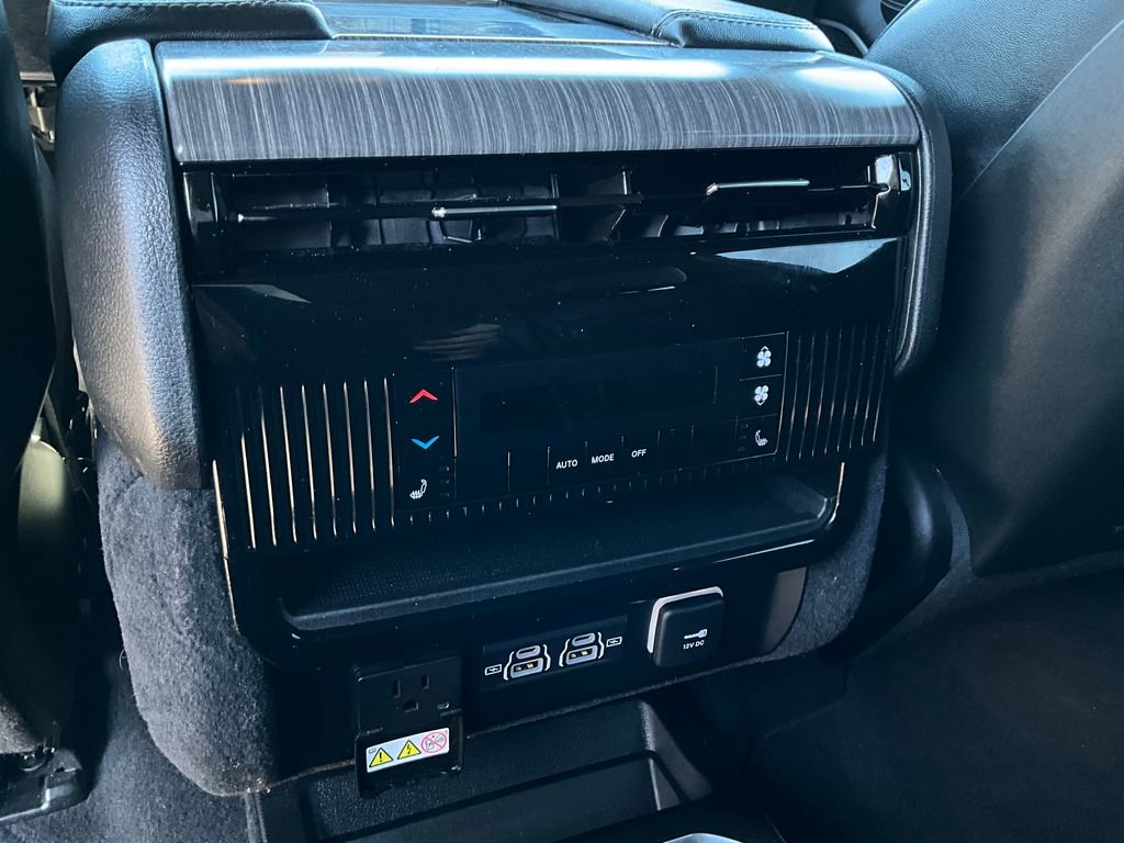 Used 2024 Jeep Wagoneer Series II image 15