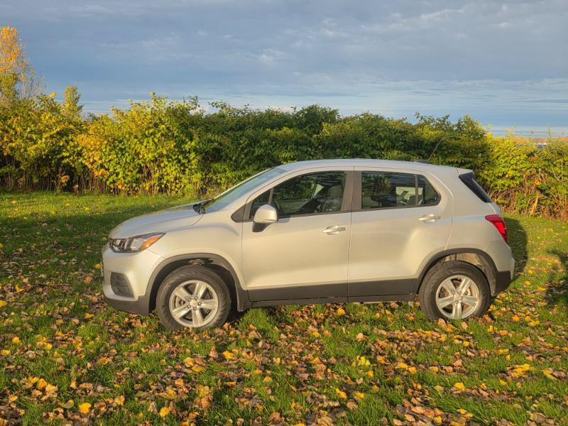 Used 2018 Chevrolet Trax LS AWD/4WD image 2