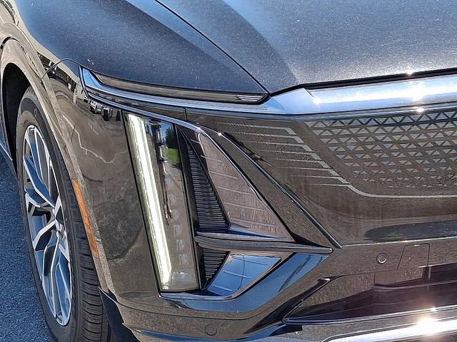 Certified 2024 Cadillac Lyriq Sport w/ LPO, Floor Liner Package AWD/4WD image 11
