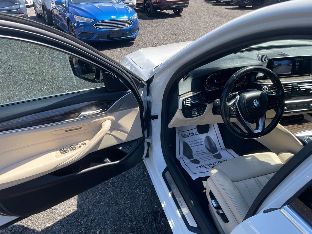 Used 2020 BMW 530i xDrive w/ Convenience Package AWD/4WD image 10