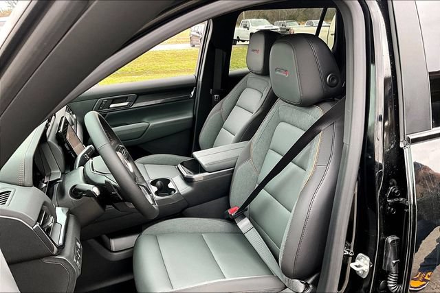 New 2026 GMC Terrain AT4 w/ Technology Package II AWD/4WD image 9