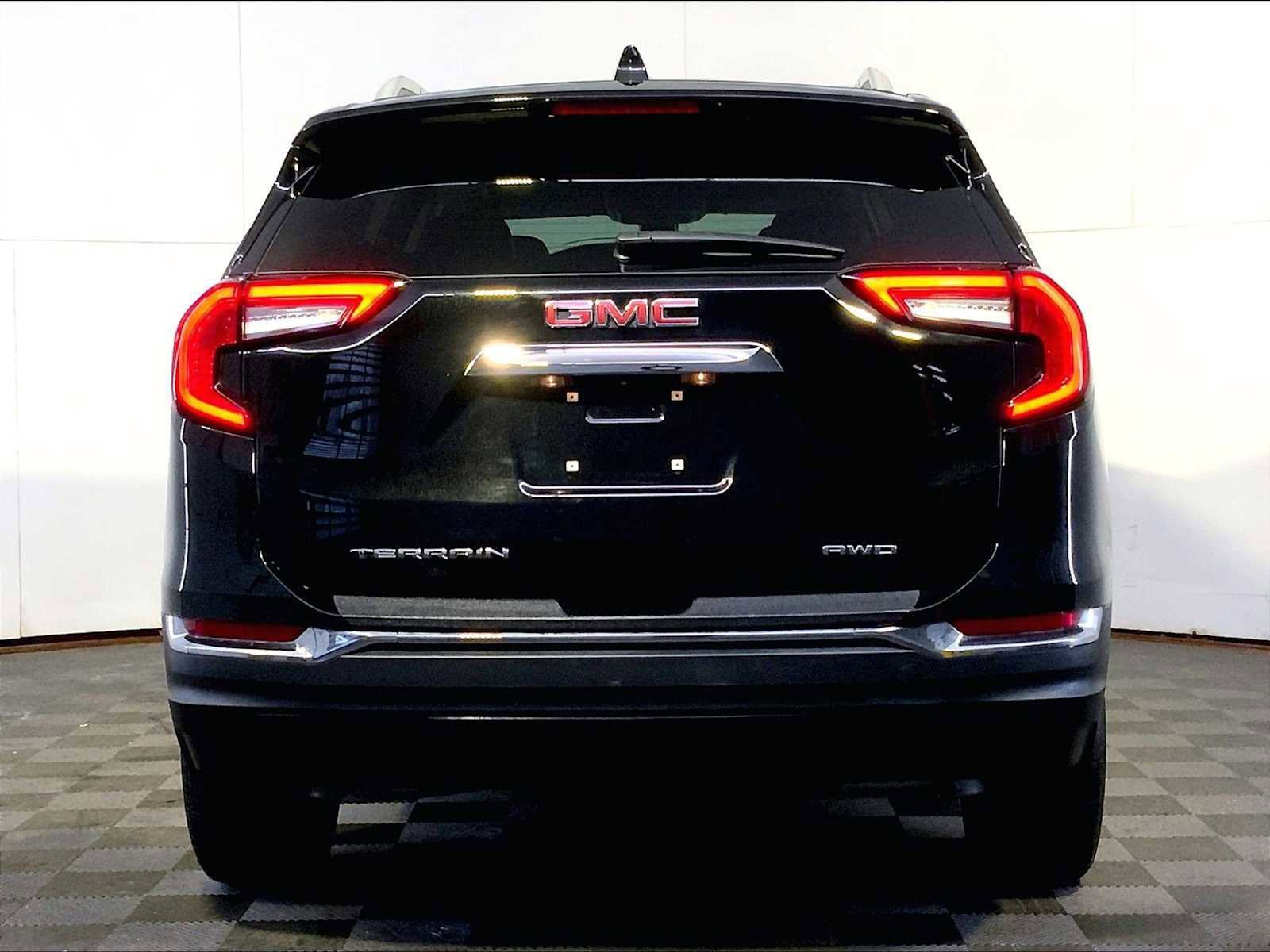 Used 2023 GMC Terrain SLT image 6