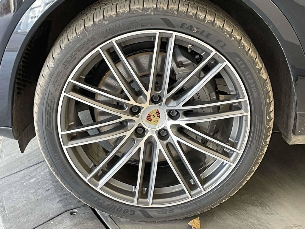 Used 2023 Porsche Cayenne S AWD/4WD image 11