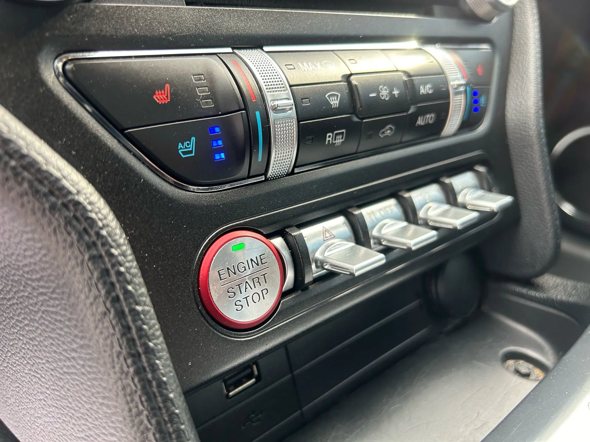 Used 2018 Ford Mustang Premium image 25