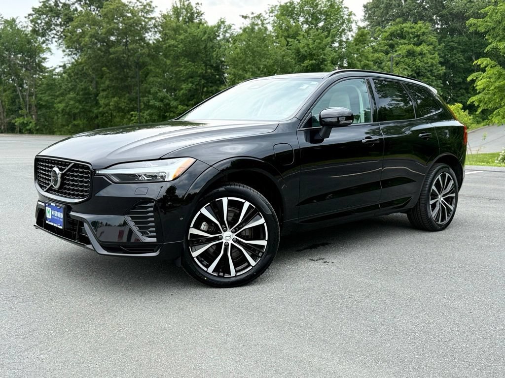 Used 2023 Volvo XC60 T8 Plus w/ Climate Package AWD/4WD image 1