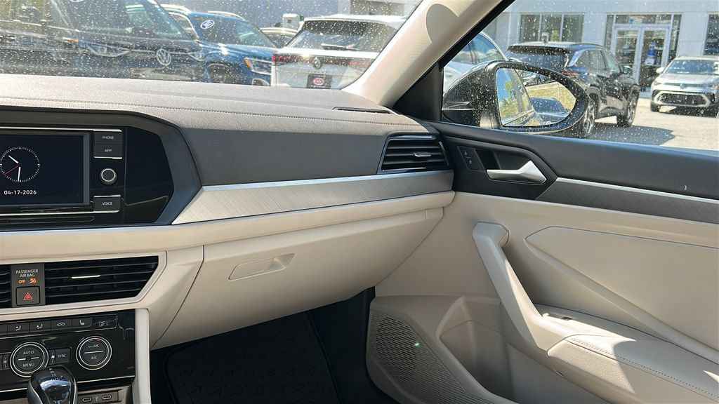 Used 2023 Volkswagen Jetta SE w/ Panoramic Sunroof Package FWD image 25