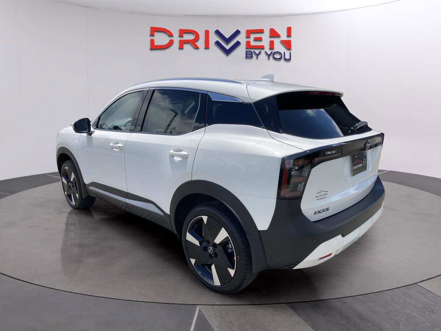 New 2025 Nissan Kicks SR image 3