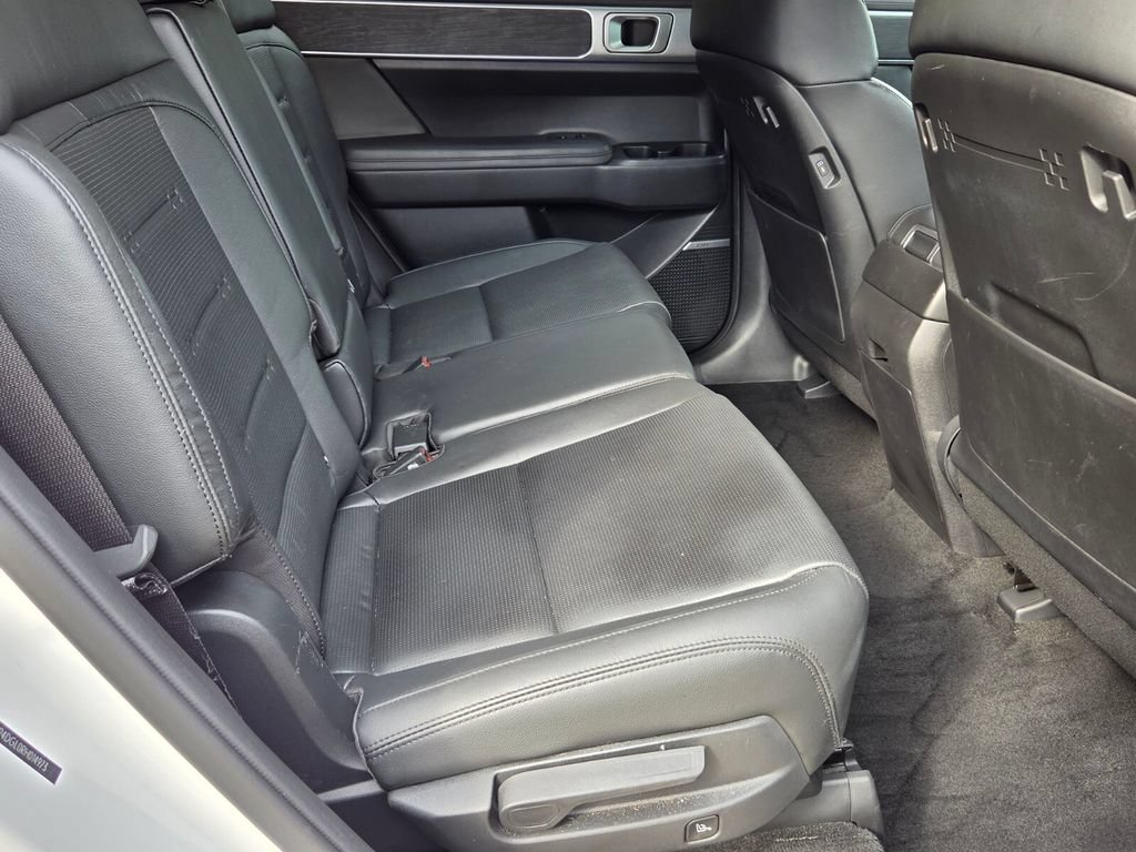 Used 2024 Hyundai Santa Fe Limited AWD/4WD image 17