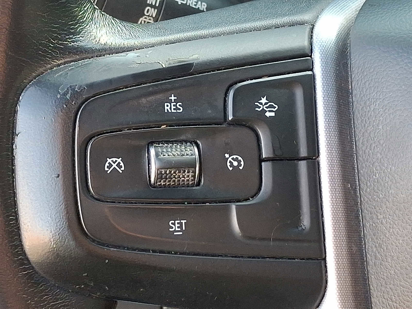 Used 2021 GMC Yukon SLE AWD/4WD image 21