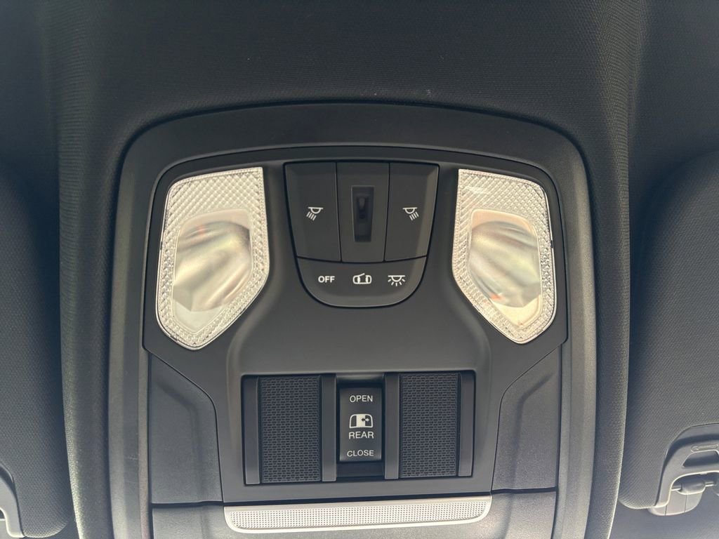 Used 2022 RAM 1500 Big Horn AWD/4WD image 25