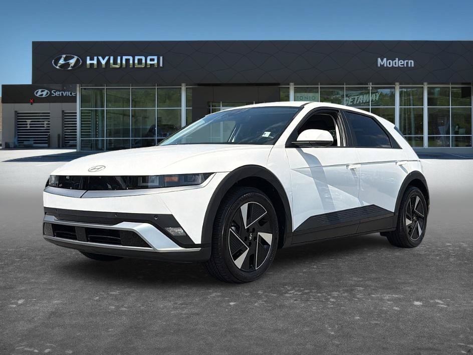 Certified 2025 Hyundai Ioniq 5 SE RWD image 1