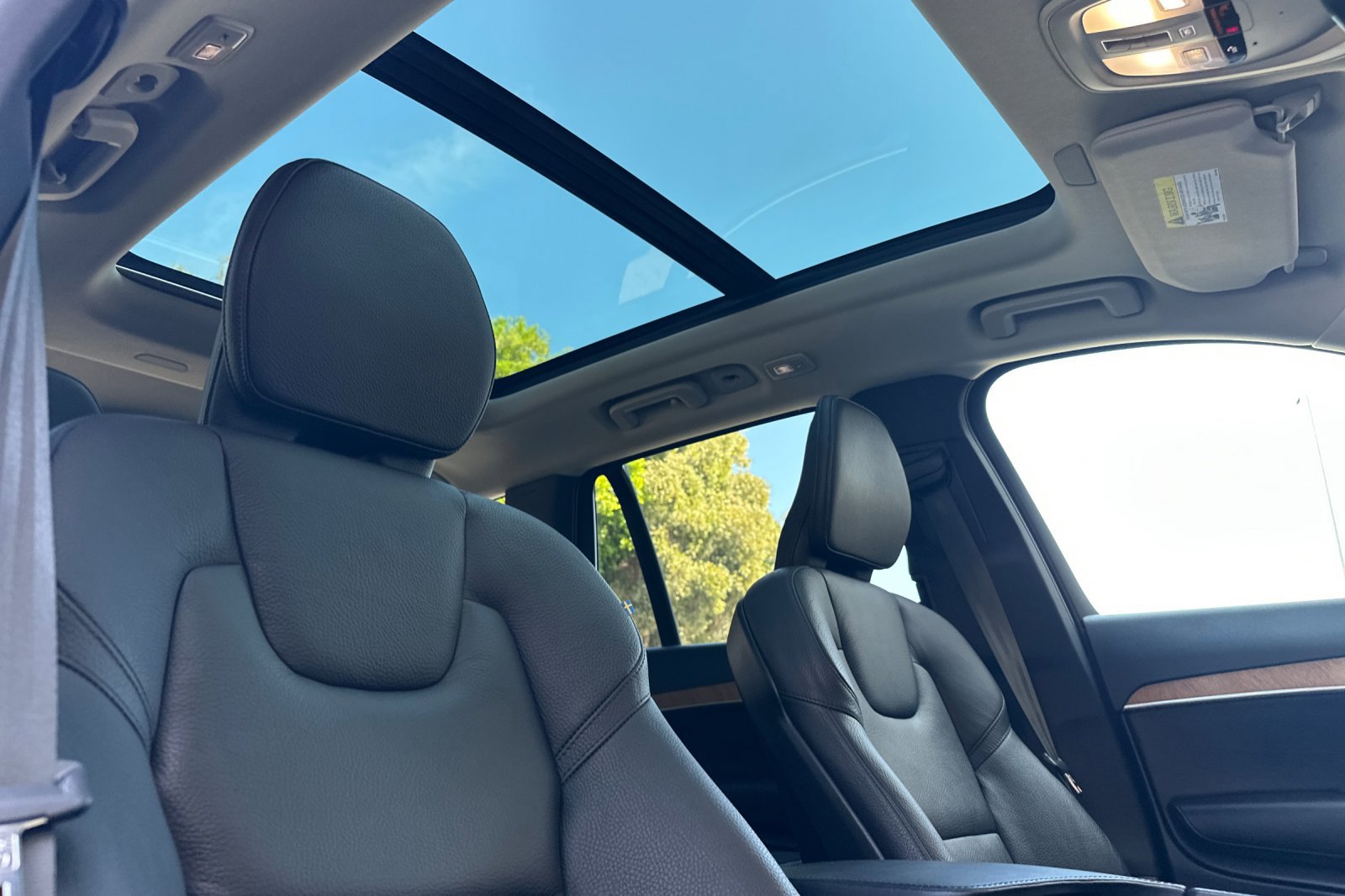 Certified 2023 Volvo XC90 B6 Plus image 19