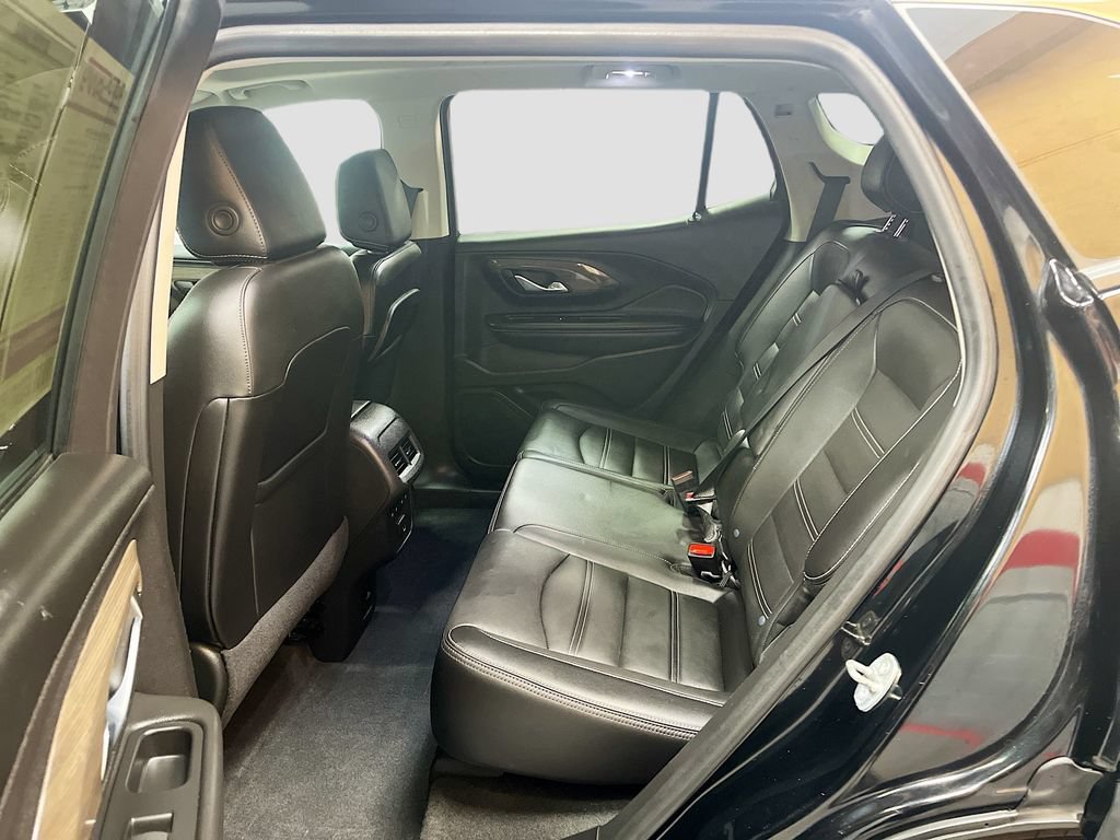 Used 2024 GMC Terrain Denali w/ Denali Premium Package AWD/4WD image 26