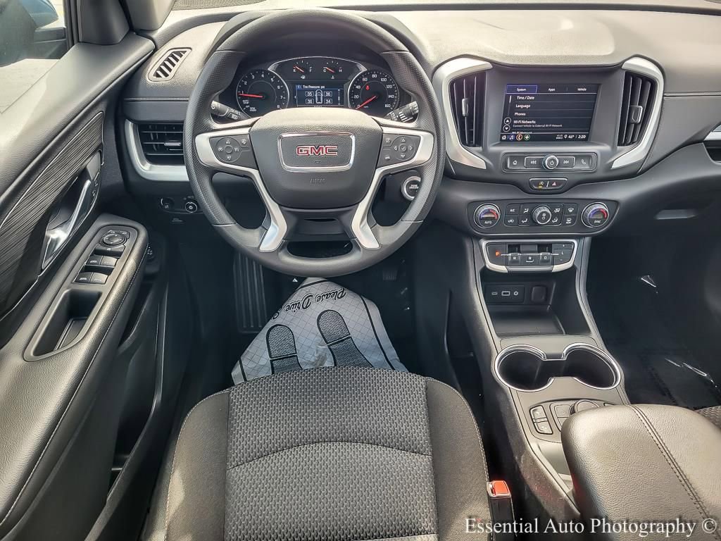 Used 2024 GMC Terrain SLE w/ Driver Convenience Package image 12