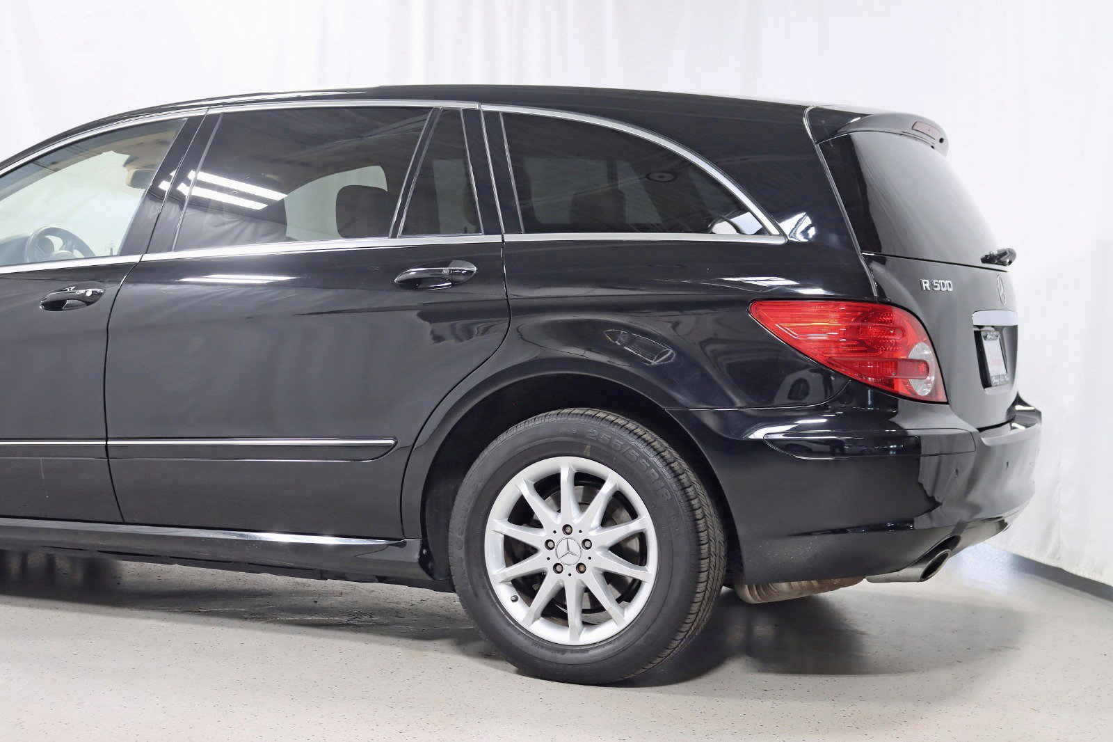 Used 2007 Mercedes-Benz R 500 4MATIC image 11