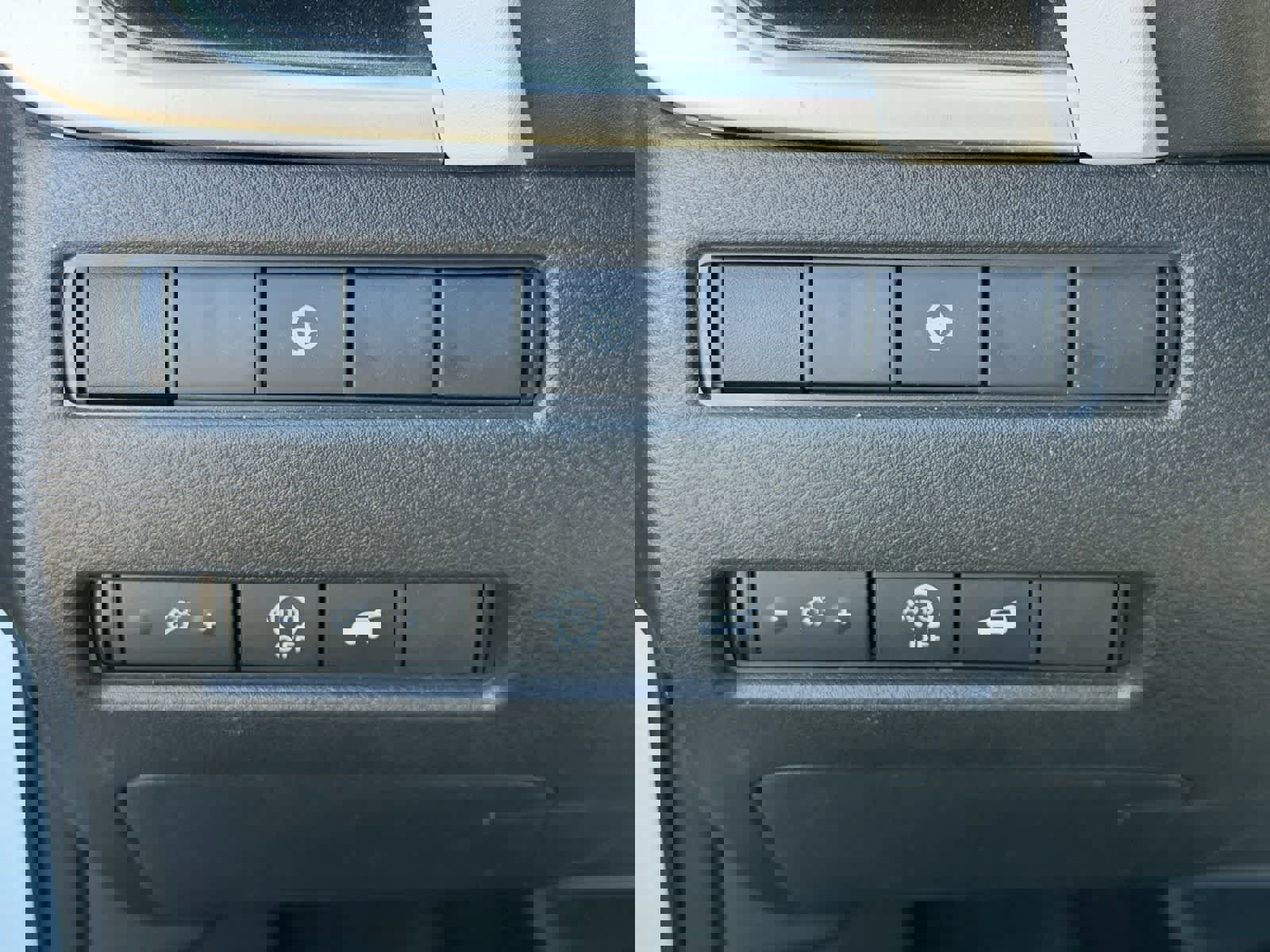 Certified 2025 Nissan Rogue SV image 11