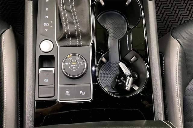 Used 2022 Volkswagen Atlas SEL Premium image 36