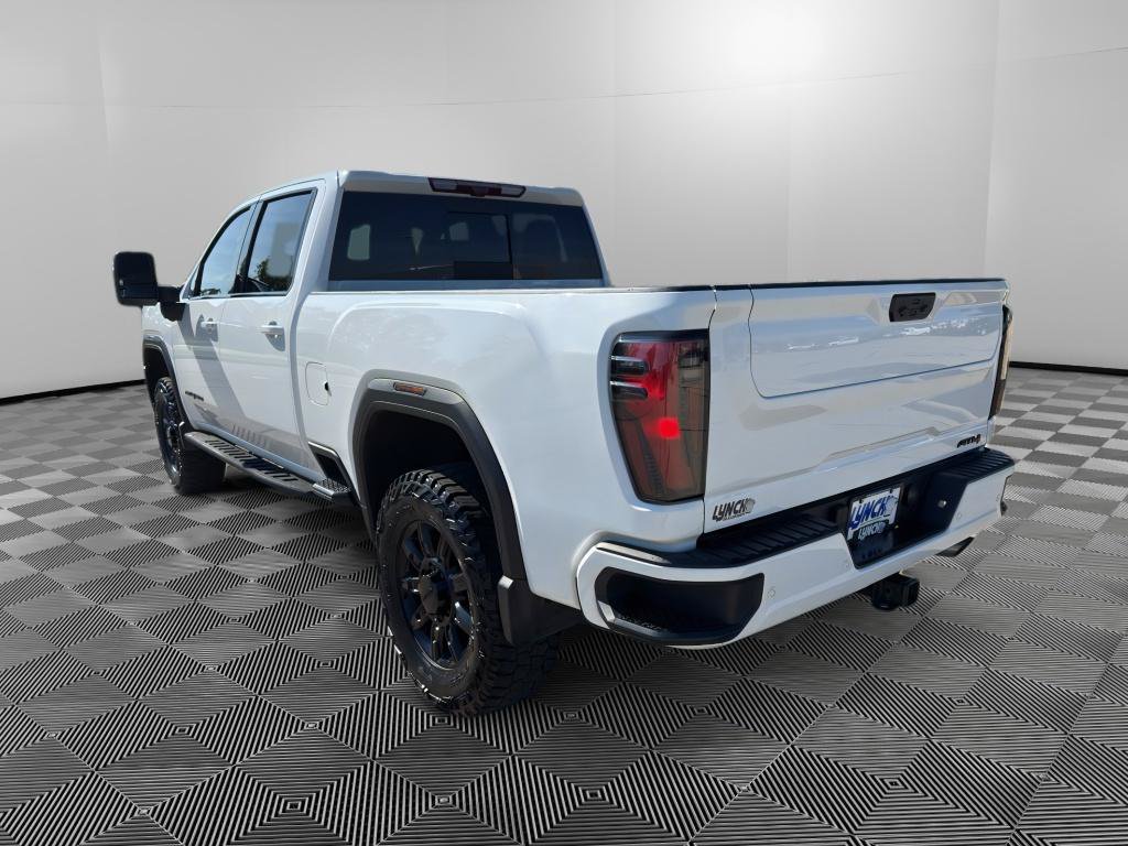 Used 2024 GMC Sierra 2500 AT4 w/ Technology Package AWD/4WD image 3