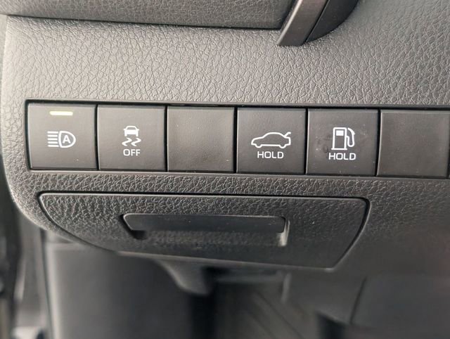 Used 2021 Toyota Camry SE image 14