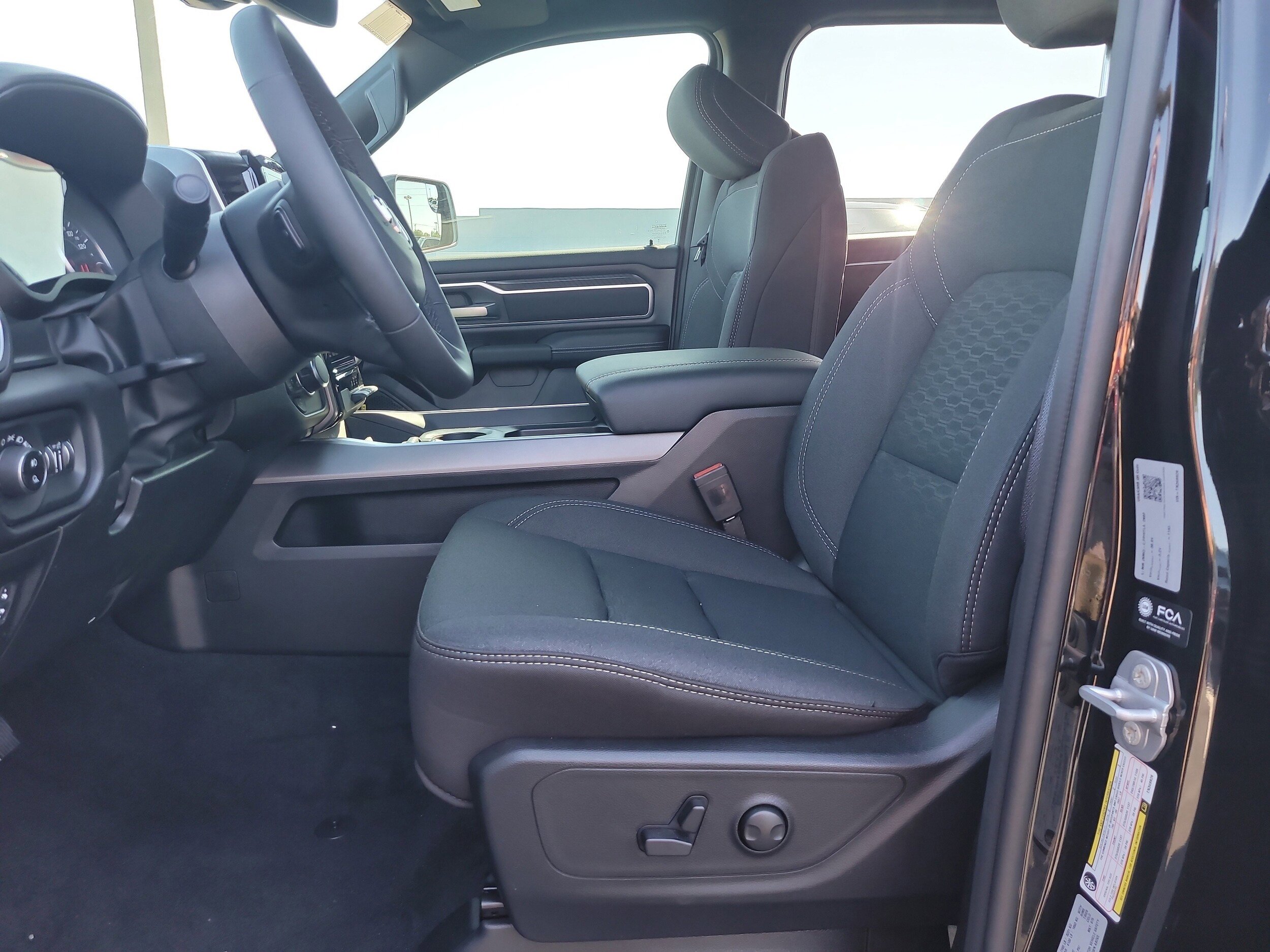 New 2026 RAM 1500 Big Horn AWD/4WD image 12