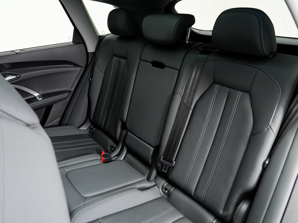 Certified 2025 Audi Q5 Prestige AWD/4WD image 21