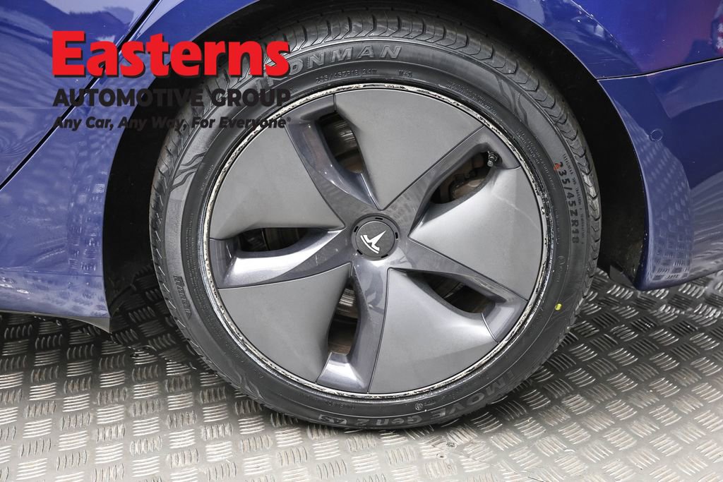 Used 2019 Tesla Model 3 Standard Range image 8