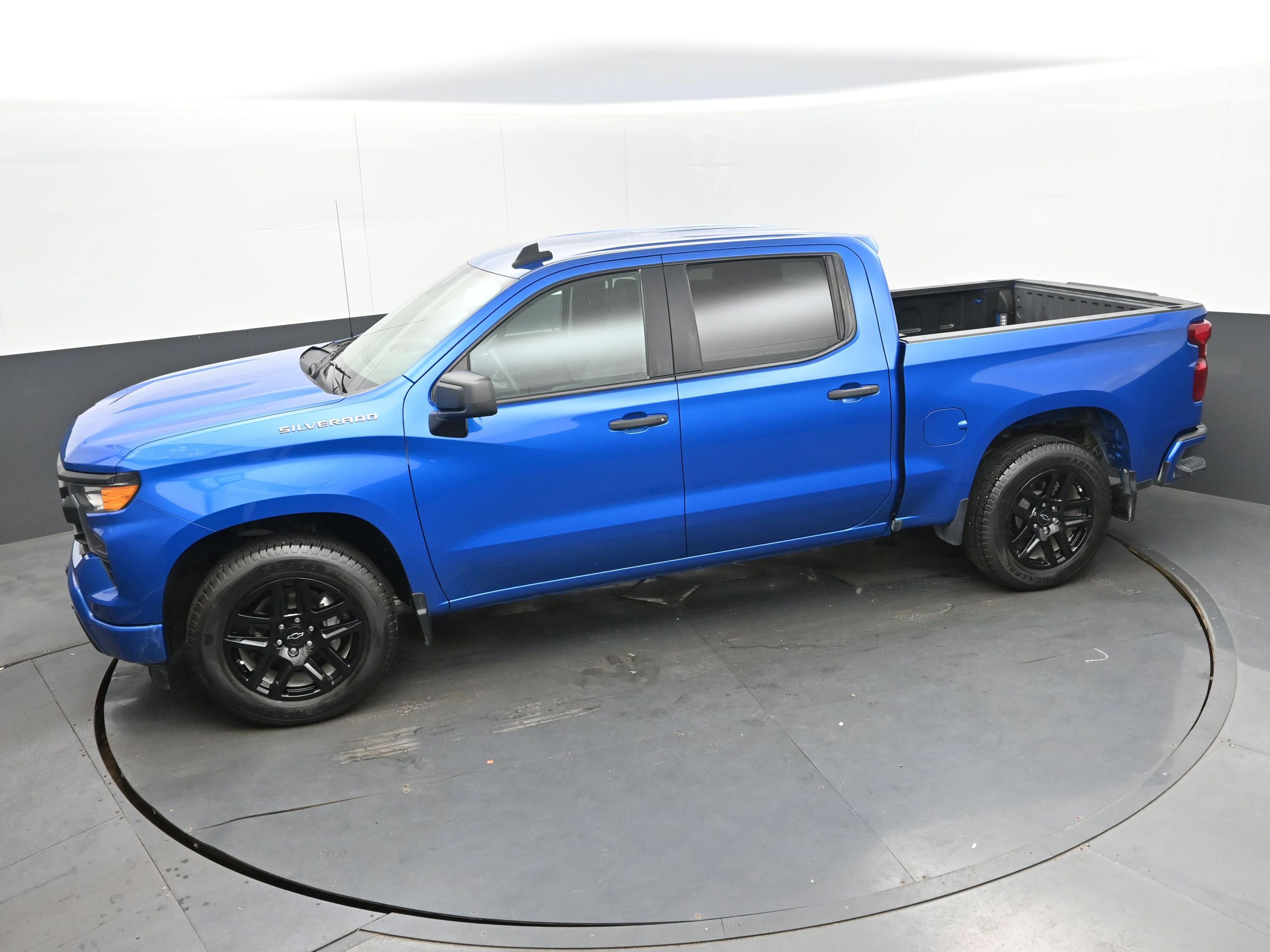 Used 2023 Chevrolet Silverado 1500 Custom image 35