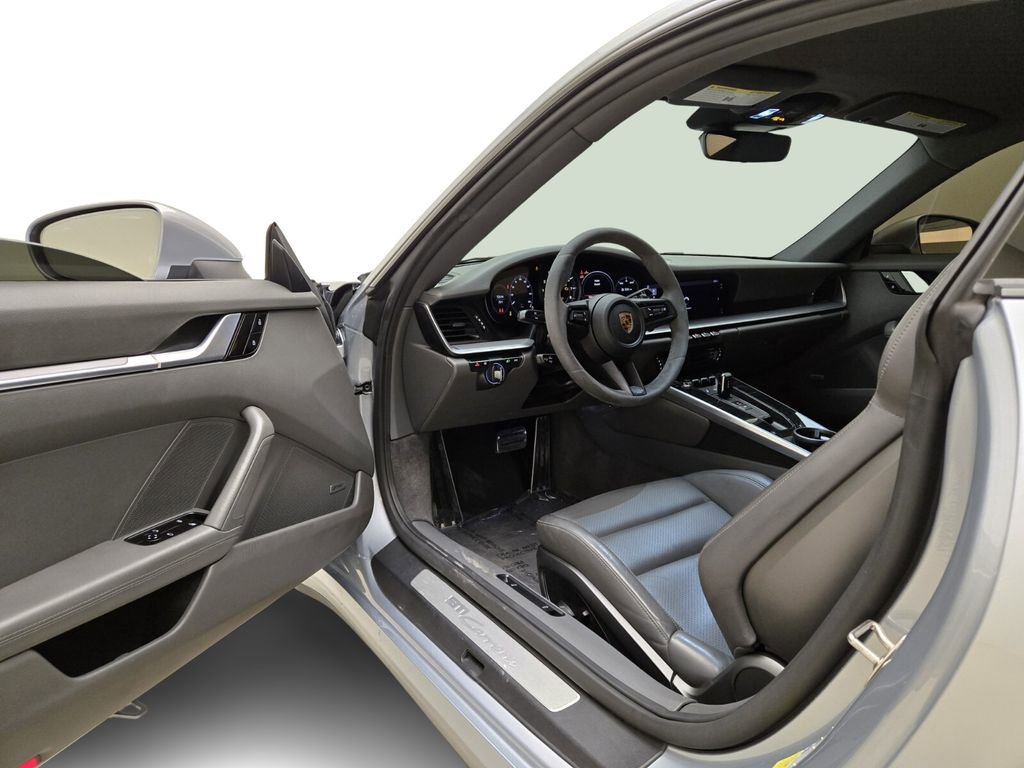 Used 2020 Porsche 911 Carrera RWD image 16