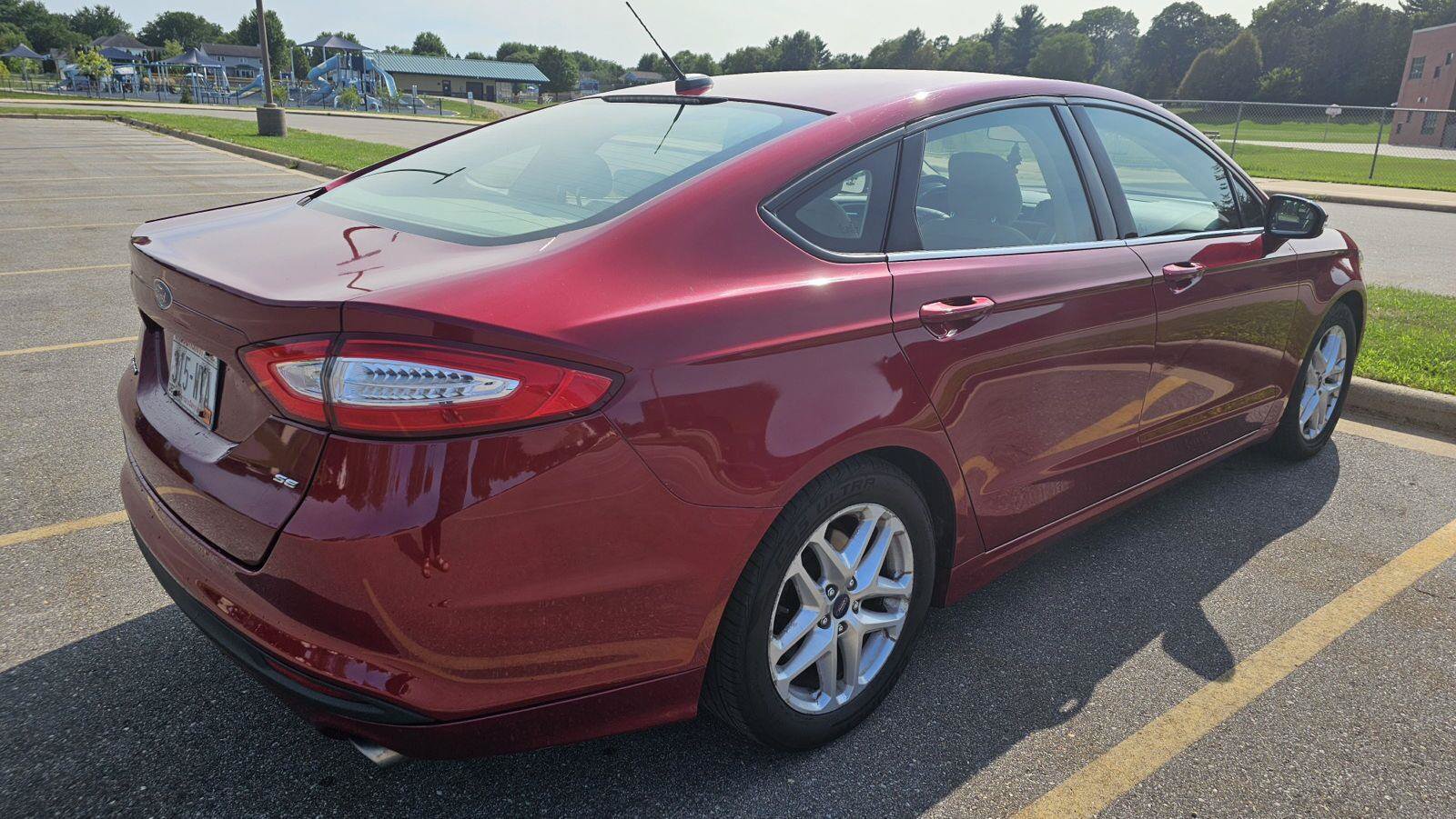 Used 2013 Ford Fusion SE FWD image 5