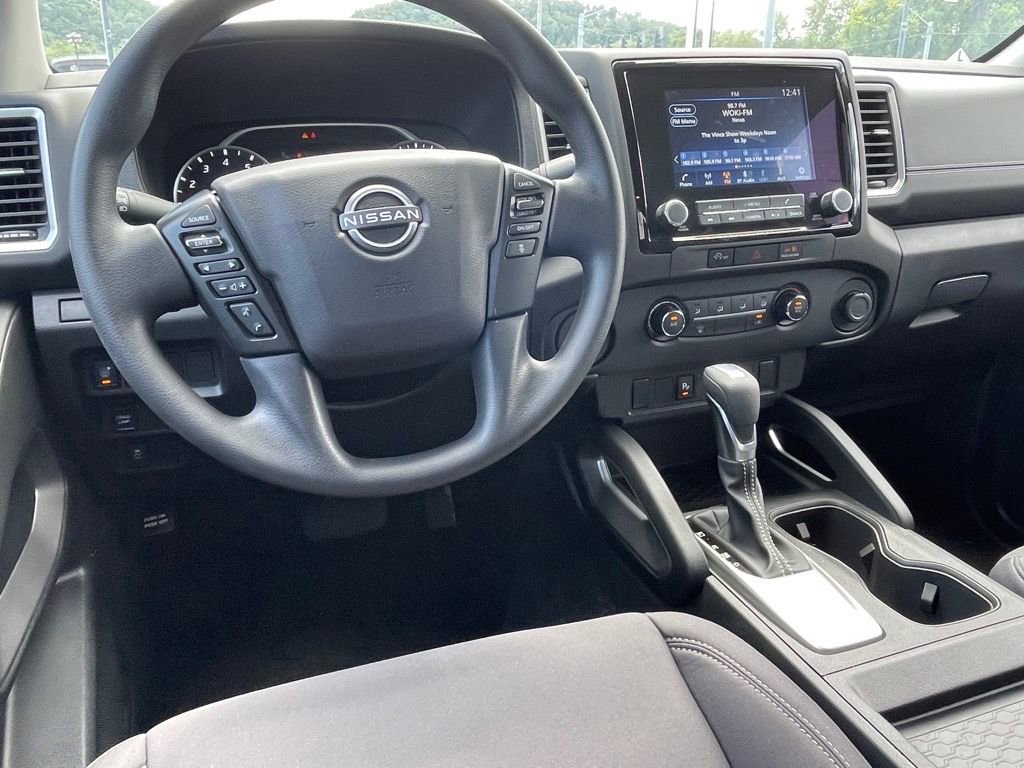 Used 2024 Nissan Frontier SV w/ Technology Package image 9